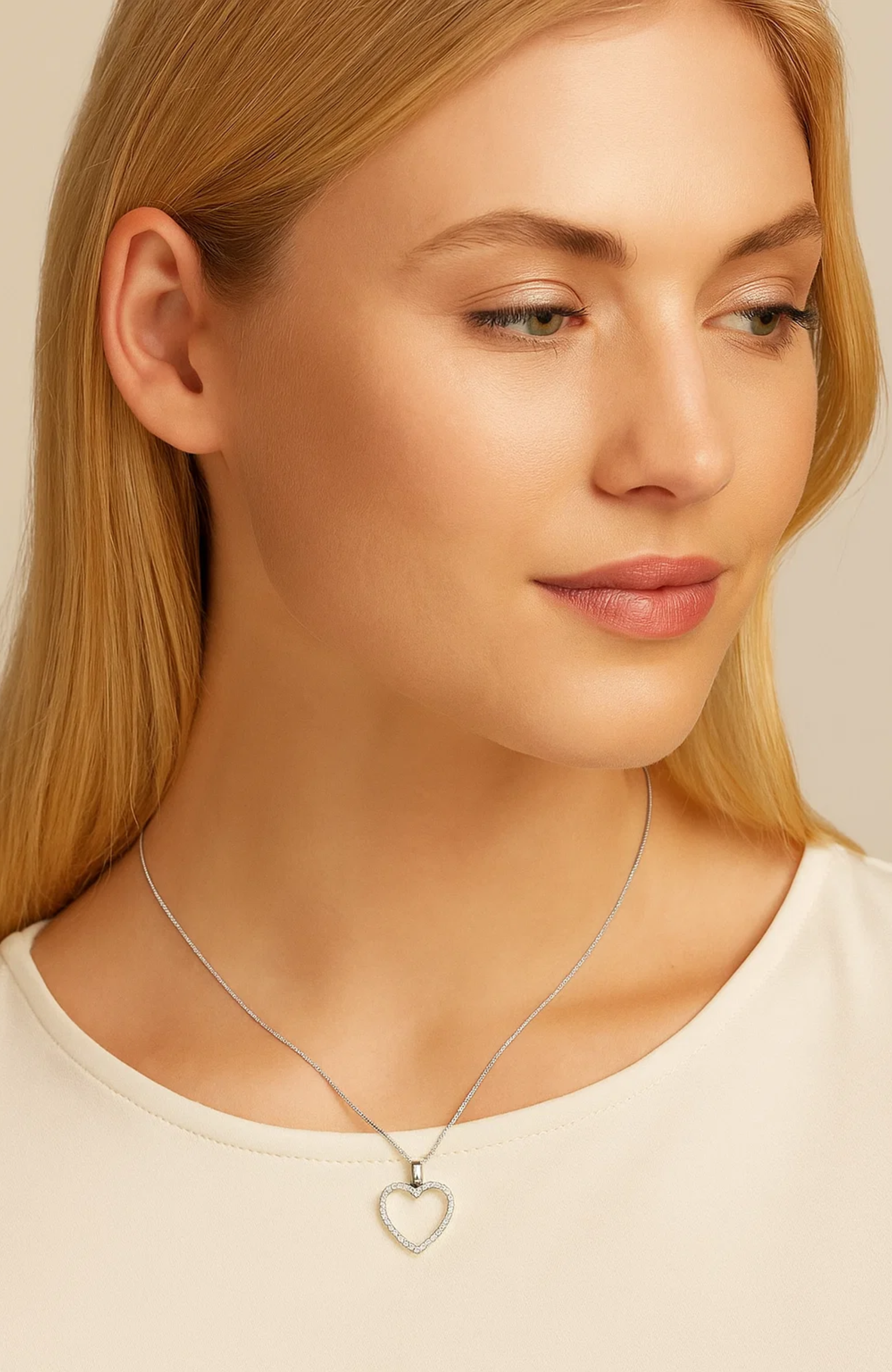 Crystal Heart Necklace – A Sparkling Gift for Grandma