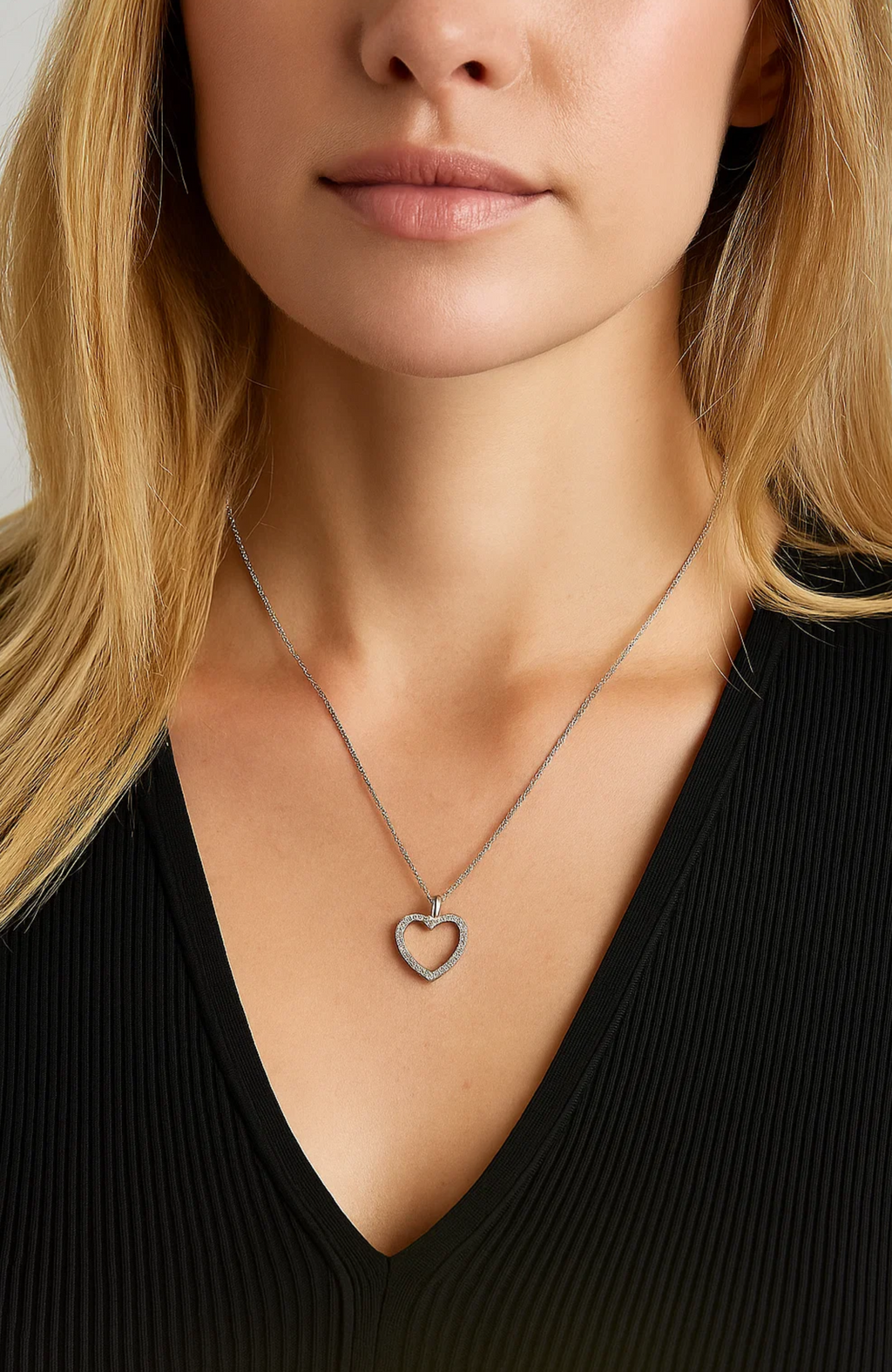 Crystal Heart Necklace – A Sparkling Gift for Grandma