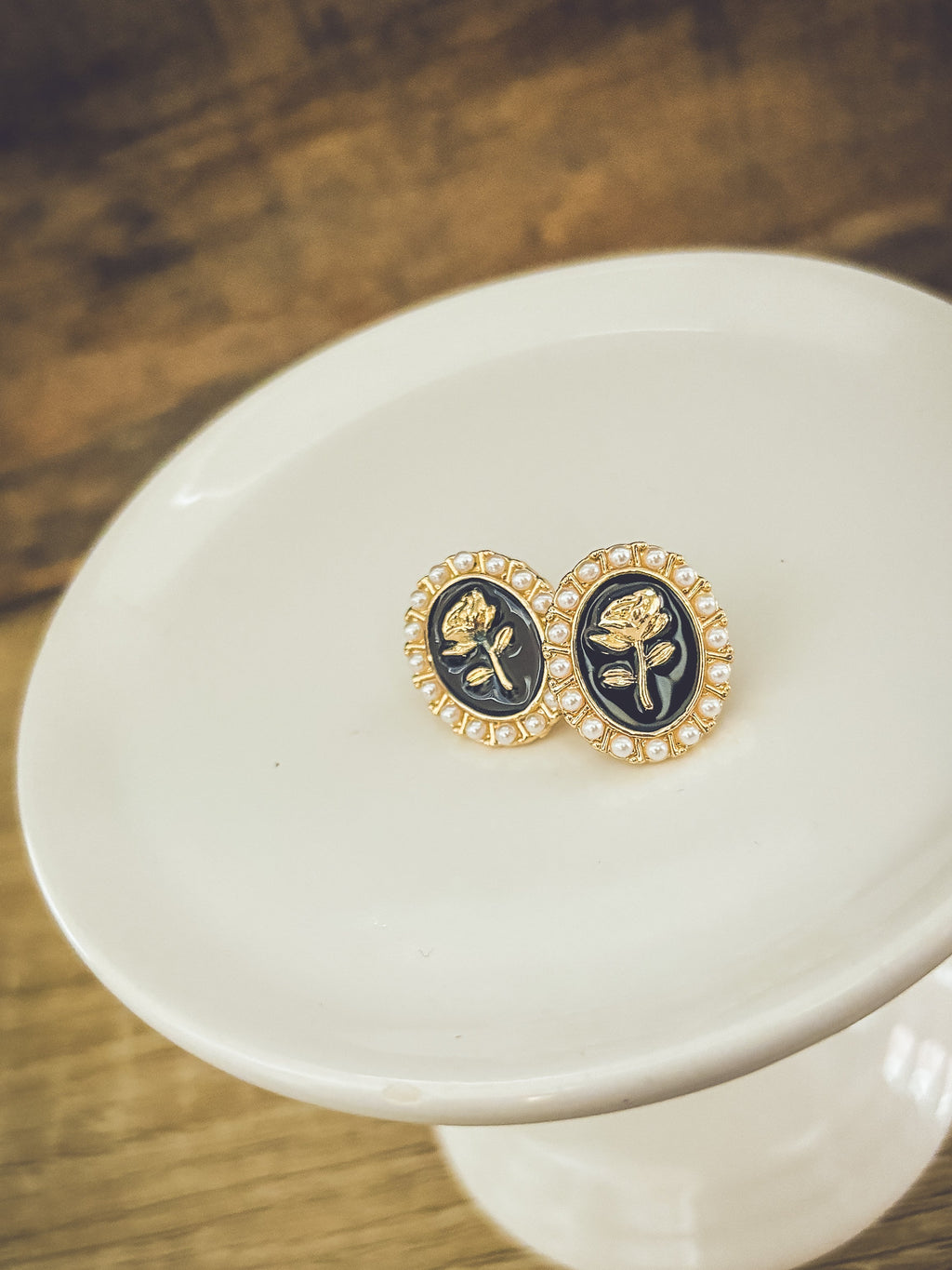 Black Pearl Rose Earrings – Elegant Jewelry Gift for Grandma