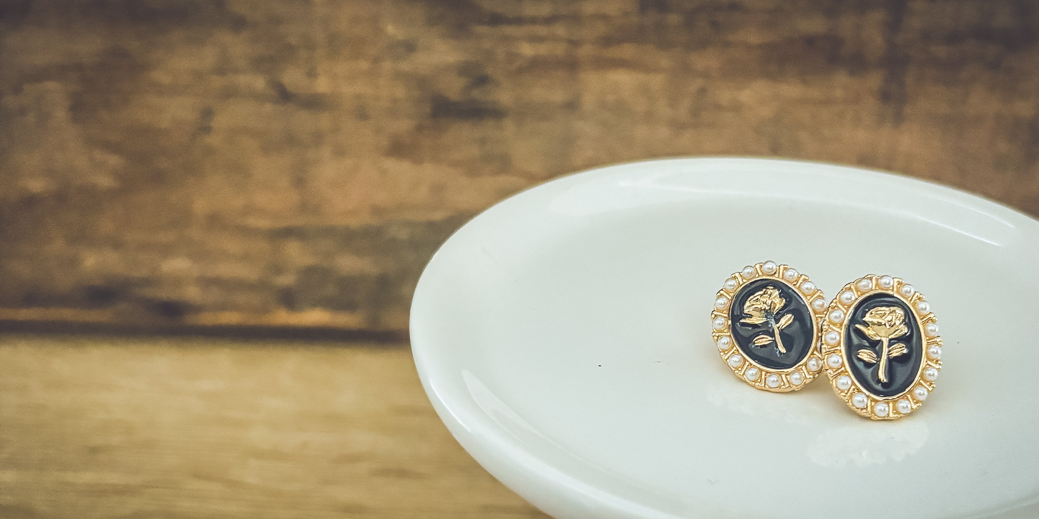 Black Pearl Rose Earrings – Elegant Jewelry Gift for Grandma