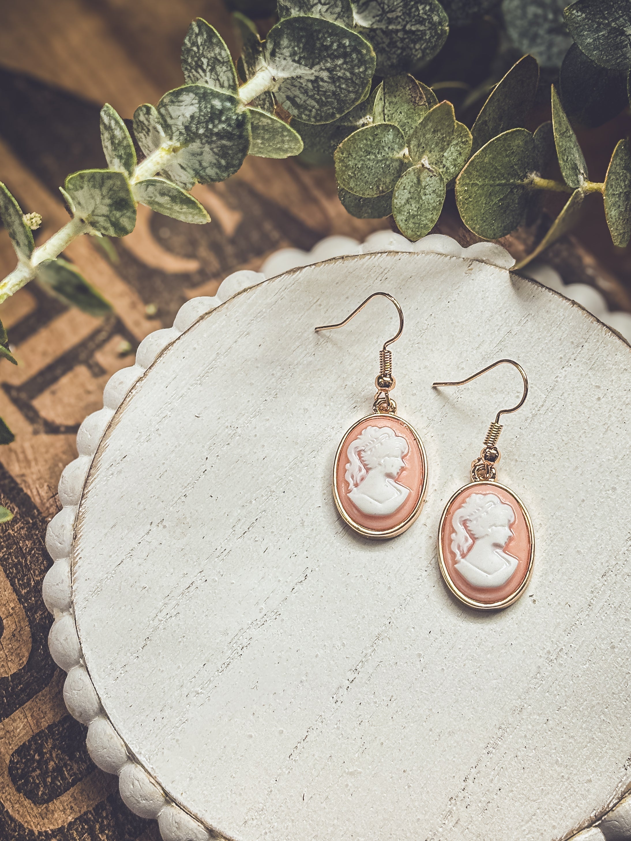 Cameo Silhouette Earrings – Vintage-Inspired Gift for Grandma