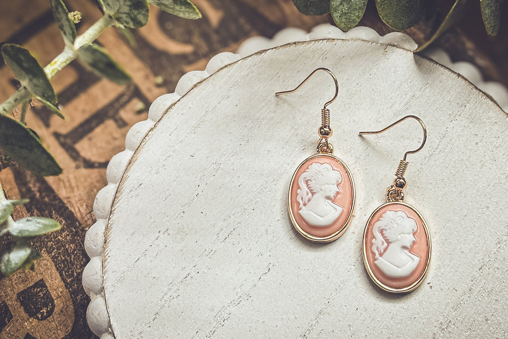 Cameo Silhouette Earrings – Vintage-Inspired Gift for Grandma