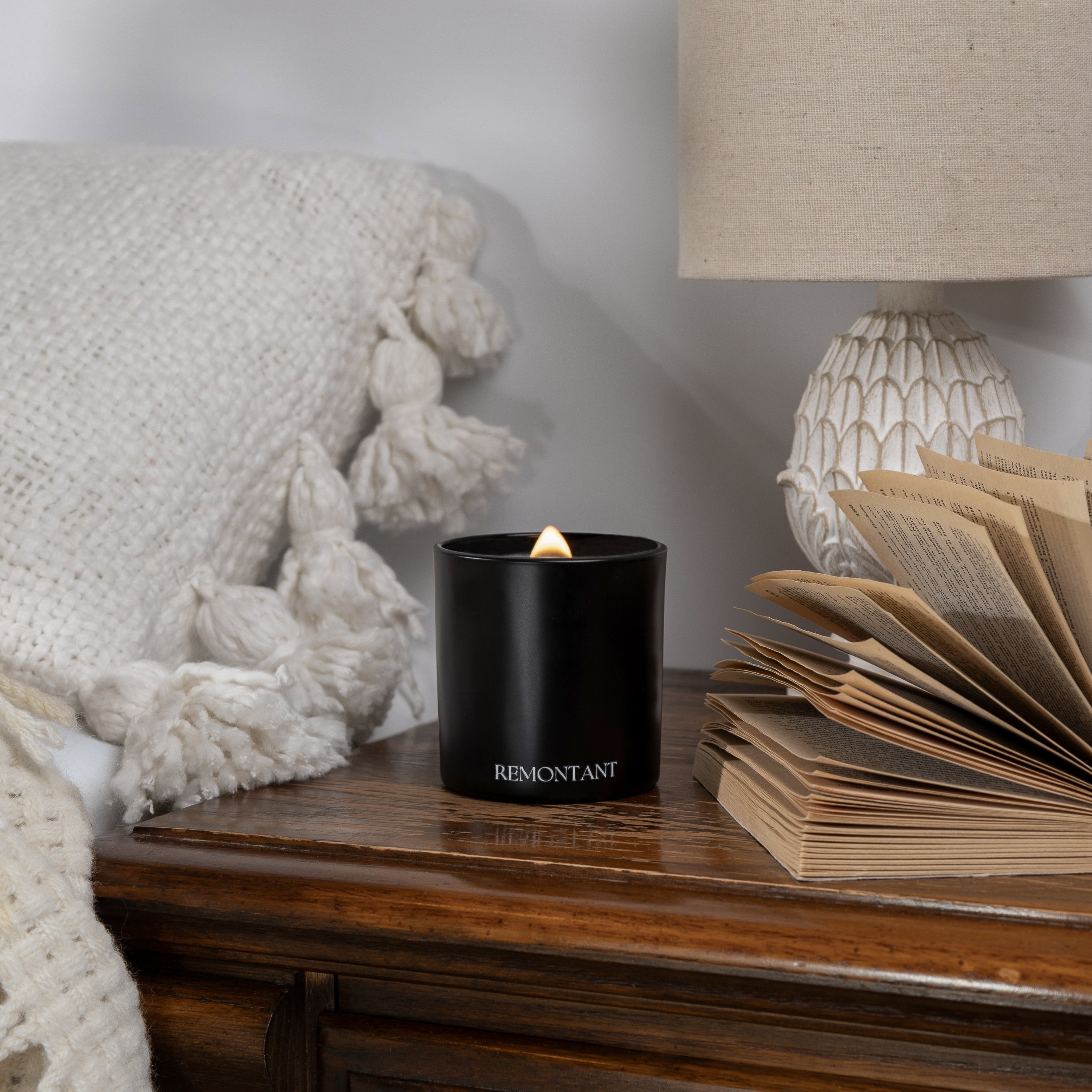Dark Academia Candle | Cardamom · Leather · Cedar