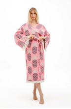 Pineapple Jacquard Kimono – A Fun & Tropical Gift for Grandma