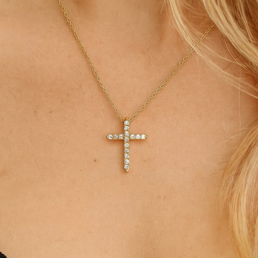 Faith Cross Necklace – A Heartfelt Gift for Grandma